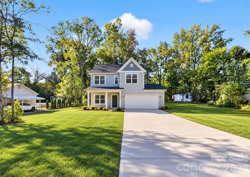 304 Woodside Dr, Harrisburg, NC, 28075-8443 | Card Image