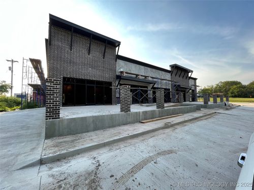 1801 W Main St, Collinsville, OK, 74021-2815 | Card Image