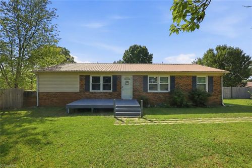 4228 Valley Cir, Thomasville, NC, 27360-5938 | Card Image