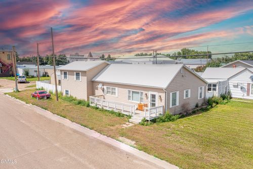 19 2nd St E, Culbertson, MT, 59218-7528 | Card Image