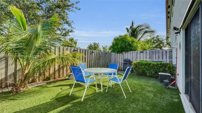 10380 Nw 88 Th Ter, Townhouse with 4 bedrooms, 3 bathrooms and null parking in Doral FL | Image 18