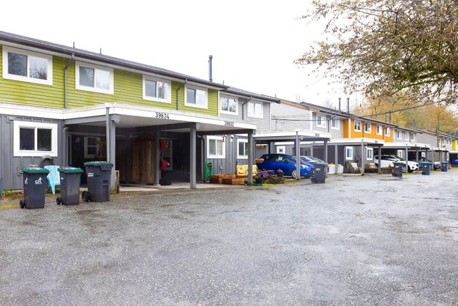 39832 No Name Road, Townhouse with 3 bedrooms, 1 bathrooms and 2 parking in Squamish BC | Image 1