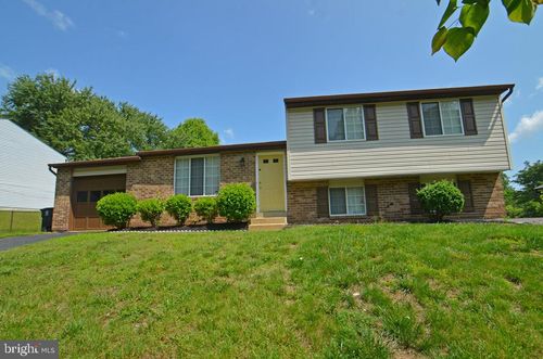 6908 Dunnigan Dr, CLINTON, MD, 20735-3813 | Card Image