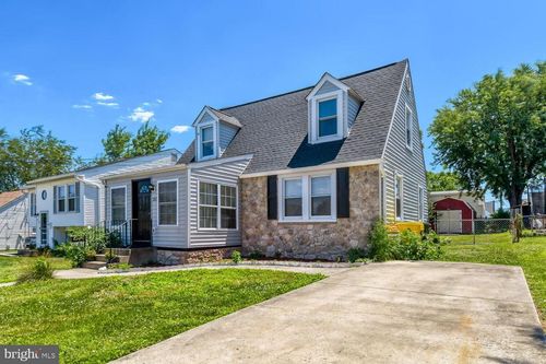 211 Lake Rd, PASADENA, MD, 21122-3116 | Card Image