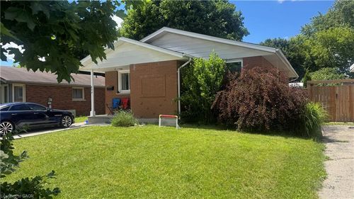 248 Cyrus St, Cambridge, ON, N3H1H3 | Card Image