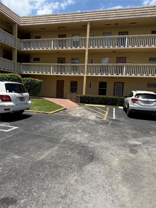 apt-107-5961 Nw 61st Ave, Tamarac, FL, 33319-2217 | Card Image