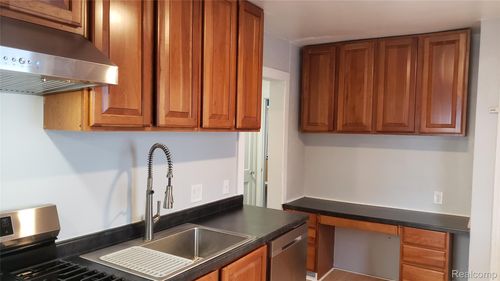 4116 Syracuse St, Dearborn Heights, MI, 48125-2119 | Card Image