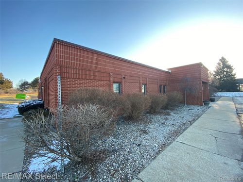 2425 Austin Parkway, Flint Charter Township, MI, 48507 | Card Image