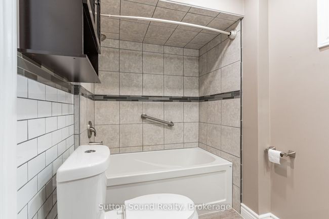 2348 5th Ave W, House other with 3 bedrooms, 2 bathrooms and 4 parking in Owen Sound ON | Image 8