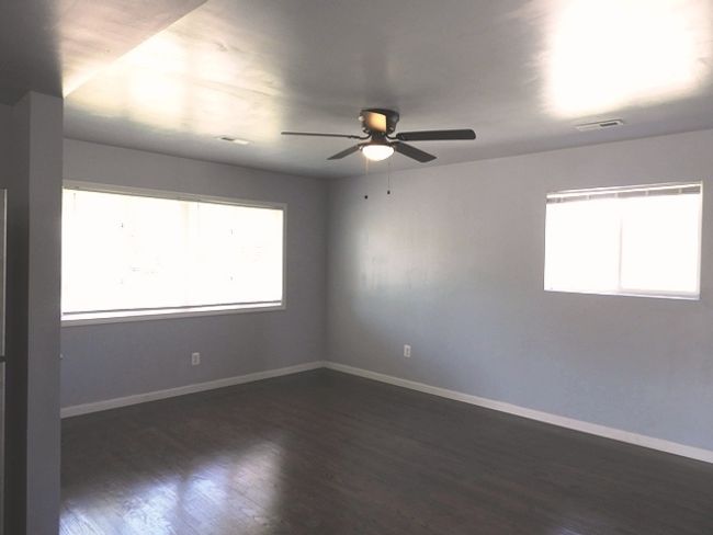 1 - 1601 11 Th St, Home with 3 bedrooms, 1 bathrooms and 2 parking in Waukegan IL | Image 5