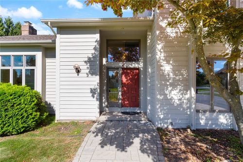 2 Cavendish Pl, Rochester, NY, 14625-2907 | Card Image