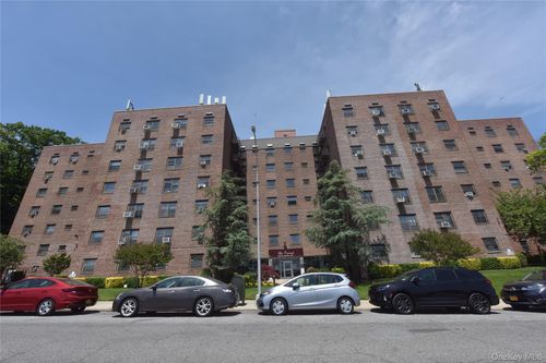 b57-202-35 Foothill Ave, Hollis, NY, 11423-1628 | Card Image