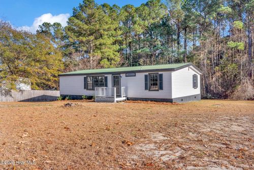 115 Grassy Meadow Dr, Richlands, NC, 28574-8187 | Card Image
