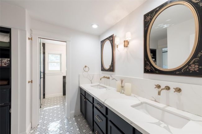 2802 Bernadette Ln, House other with 5 bedrooms, 4 bathrooms and 3 parking in Houston TX | Image 37