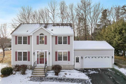 153 Westwind Drive, Manchester, NH, 03104 | Card Image