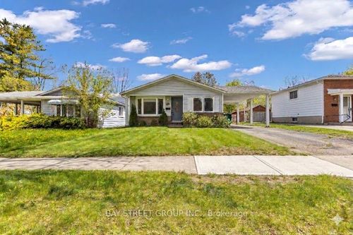 66 Amos Ave, Waterloo, ON, N2L5G3 | Card Image