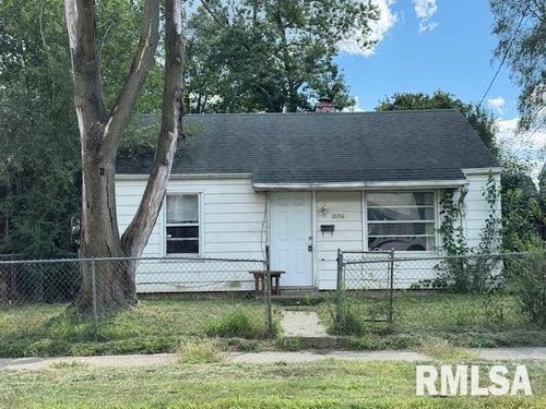 2106 W Wiswall St, Peoria, IL, 61605-1565 | Card Image
