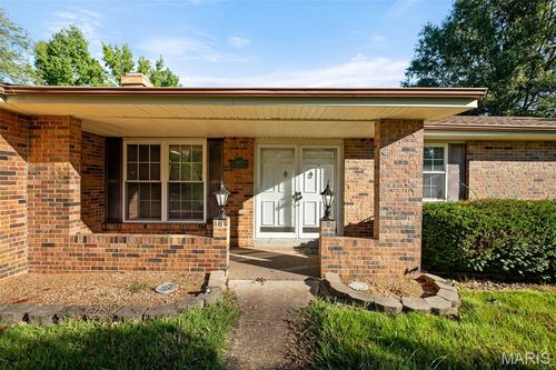 1615 Blueberry Dr, Imperial, MO, 63052-2144 | Card Image