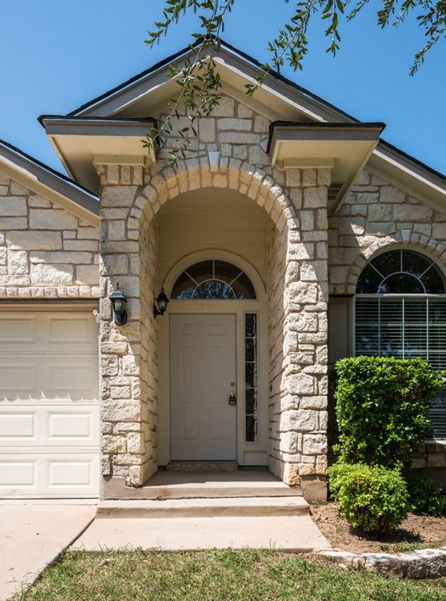 11308 Los Comancheros Rd, House other with 3 bedrooms, 2 bathrooms and 2 parking in Austin TX | Image 4