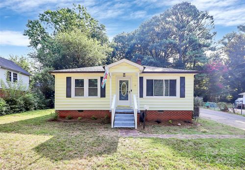 584 Allison St Nw, Concord, NC, 28025-4451 | Card Image