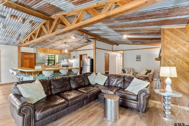 230 W Sesame St, House other with 3 bedrooms, 2 bathrooms and null parking in Karnack TX | Image 38