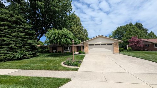 5686 Oak Valley, Kettering, OH, 45440 | Card Image