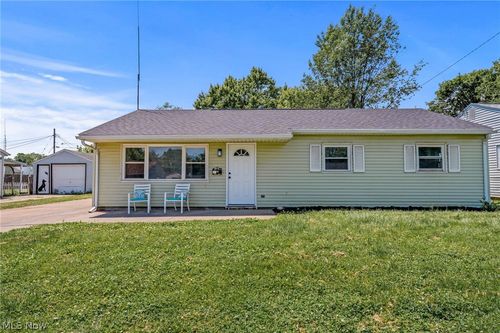 2221 Maxine Avenue Ne, Canton, OH, 44705 | Card Image