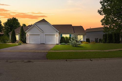 770-770 S Providence Ln, Round Lake, IL, 60073-4243 | Card Image