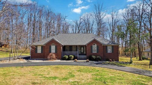 109 Shelby Ln, Stanford, KY, 40484-8550 | Card Image