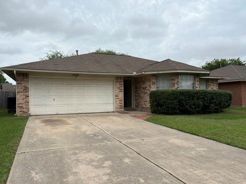 7854 Yellow Pine Dr, Houston, TX, 77040-1744 | Card Image