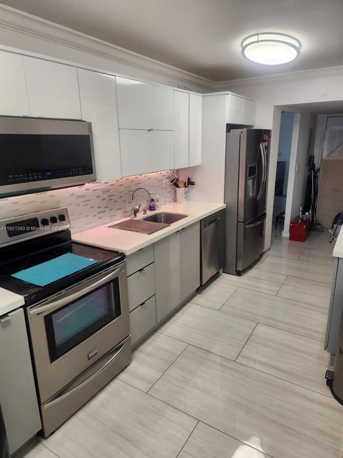 3-1670 Ne 191st St, Miami, FL, 33179-4101 | Card Image