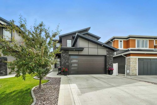 39 Memorial Parkway, Rural Red Deer County, AB, T4E3B7 | Card Image