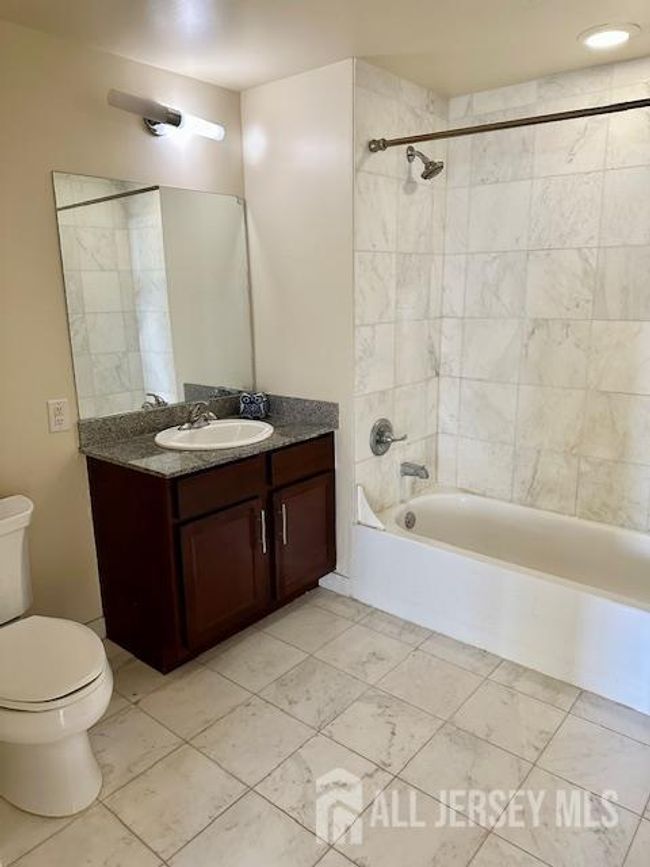 APT-2101 - 110 Somerset St, Townhouse with 1 bedrooms, 1 bathrooms and null parking in New Brunswick NJ | Image 9