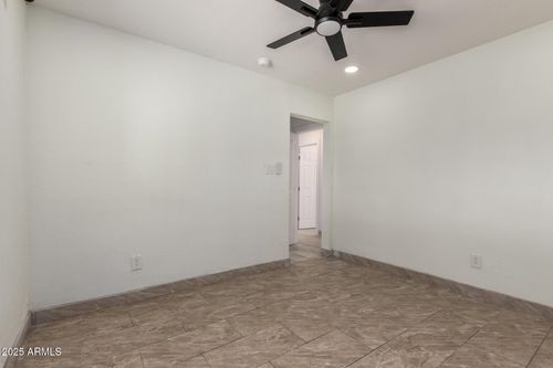 2239 W Bethany Home Rd, Phoenix, AZ, 85015-1940 | Card Image