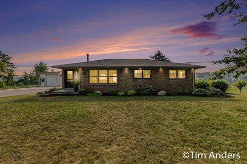 16420 8th Ave, Marne, MI, 49435-8742 | Card Image