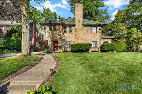 1935 Shenandoah Rd, Toledo, OH, 43607-1674 | Card Image