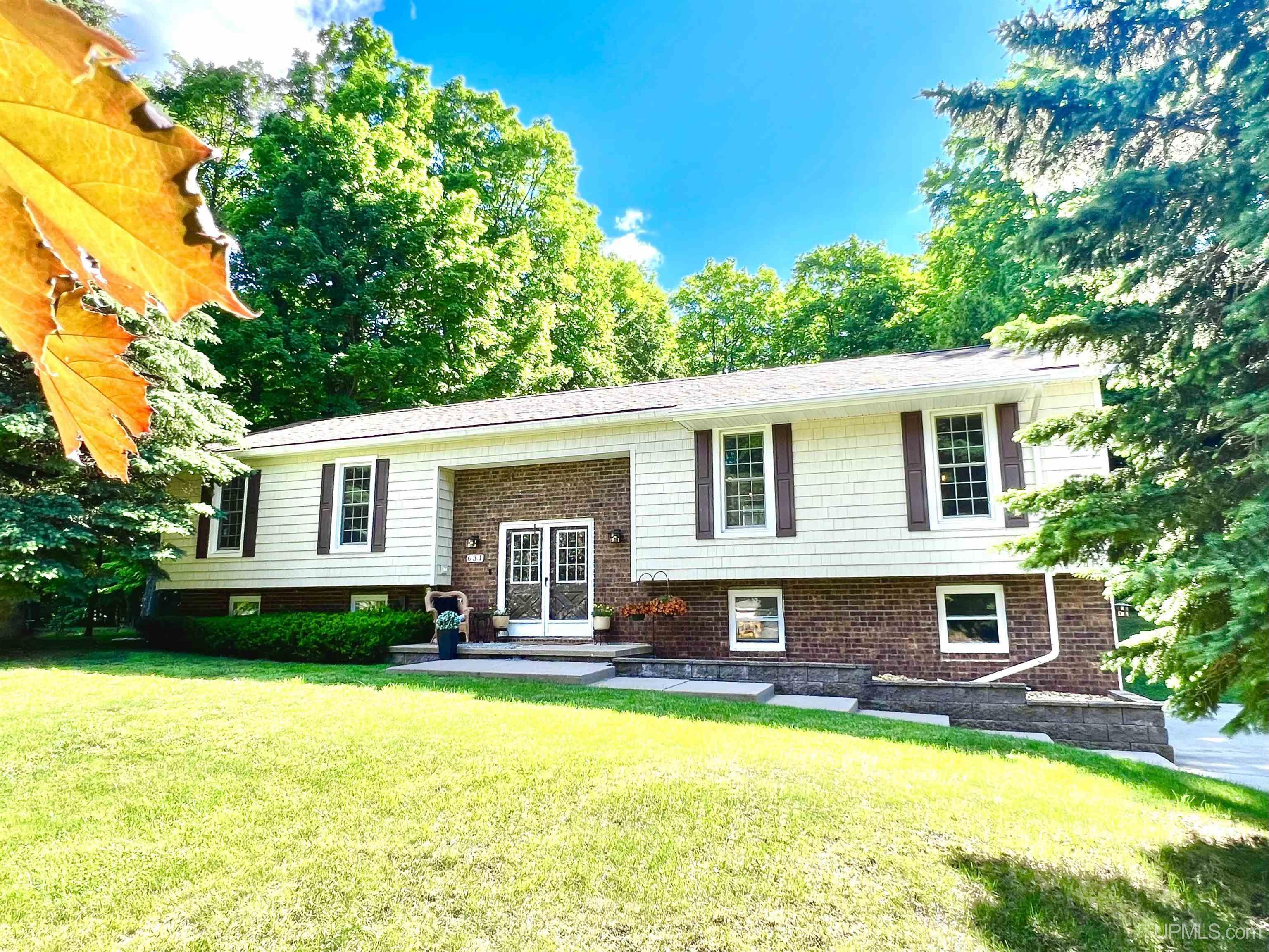 Forest Park Dr, Marquette, MI 49855