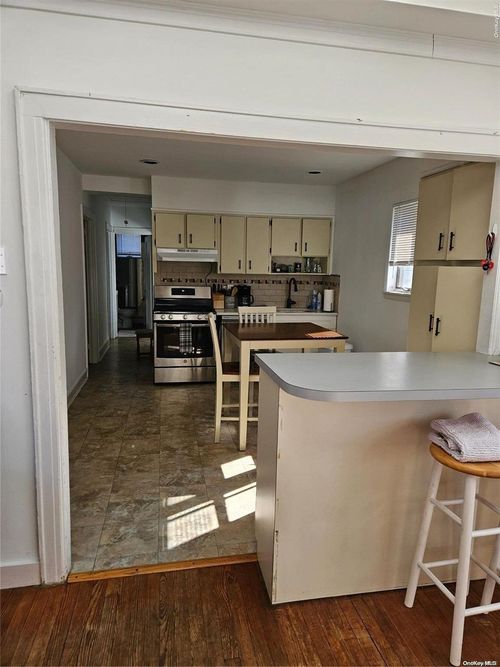 44 Oswego Ave, East Atlantic Beach, NY, 11561-1017 | Card Image