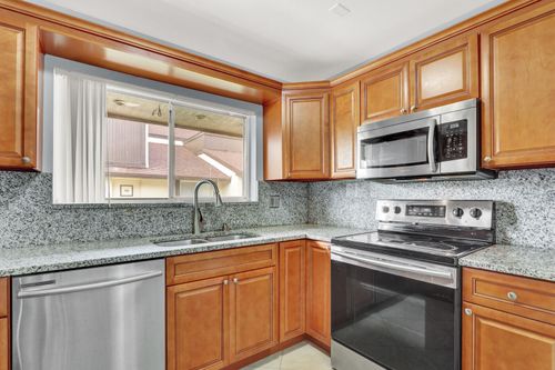 31-5272 Bosque Ln, West Palm Beach, FL, 33415-2696 | Card Image