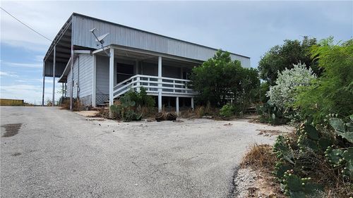 211 S Vista Dr, Sandia, TX, 78383-4072 | Card Image