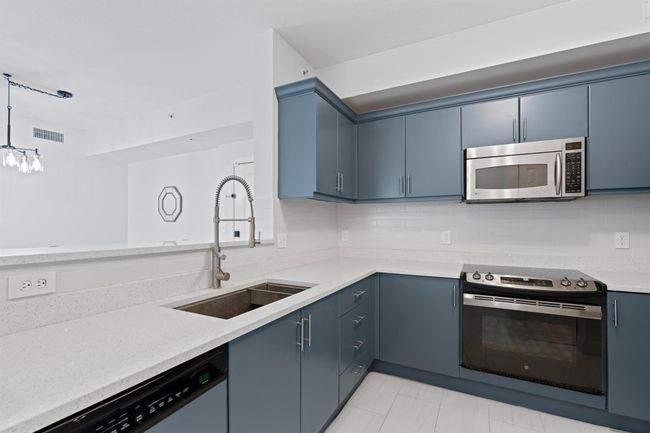 APT-217 - 802 W Windward Way, Condo with 3 bedrooms, 2 bathrooms and null parking in Lantana FL | Image 7