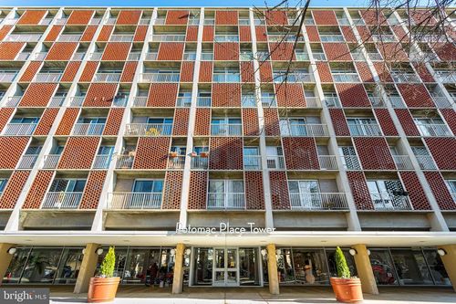 apt-s425-800 4th St Sw, WASHINGTON, DC, 20024-3053 | Card Image