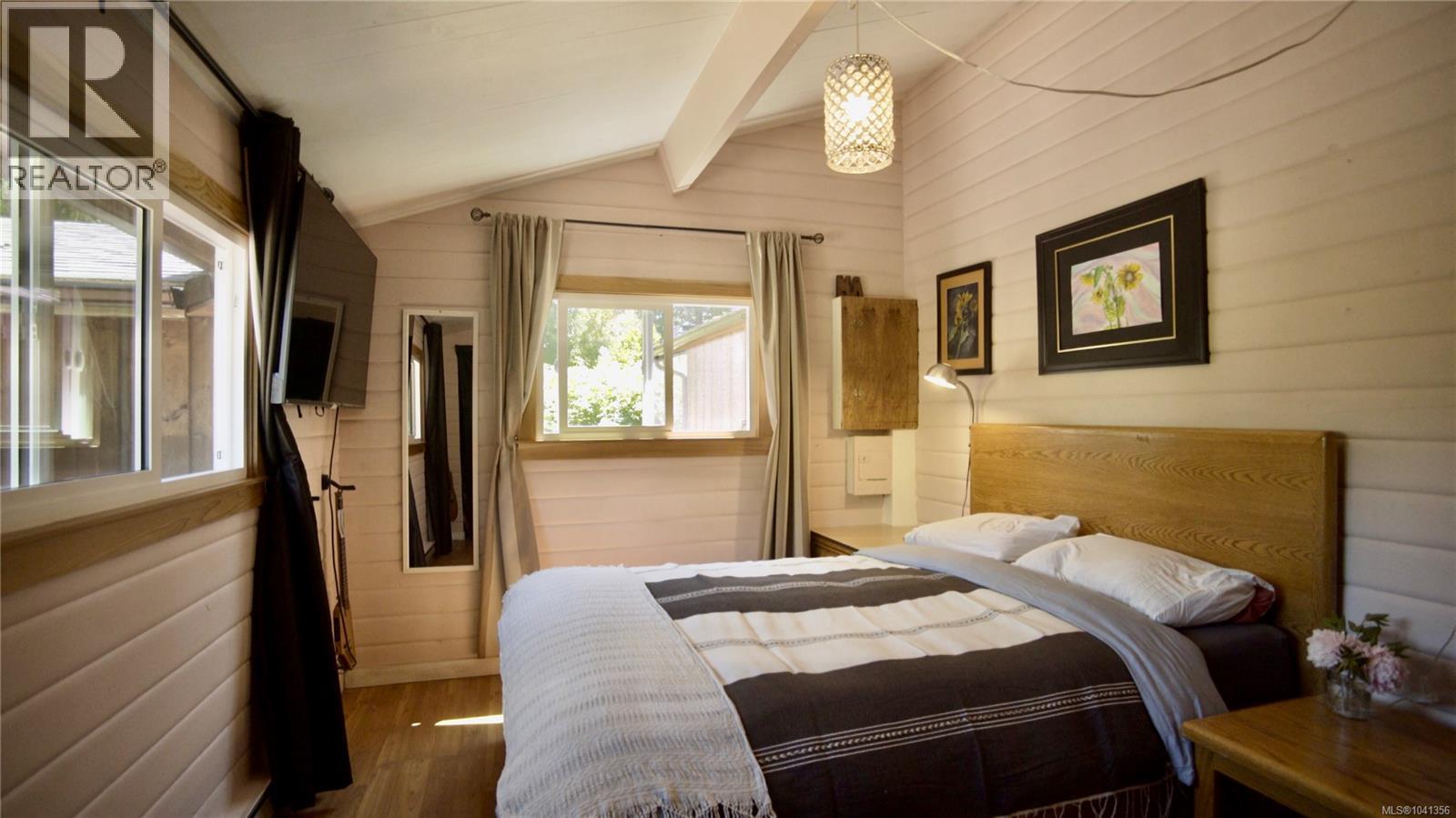 Residential in Cortes Island 4