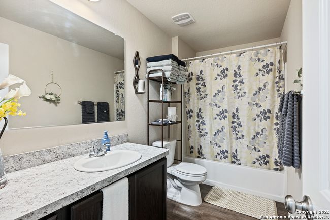 4902 Everett Loop, House other with 3 bedrooms, 2 bathrooms and null parking in Converse TX | Image 11