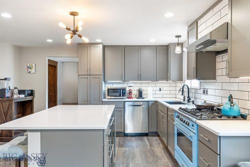 16 Evening Star Dr, Emigrant, MT, 59027-6082 | Card Image