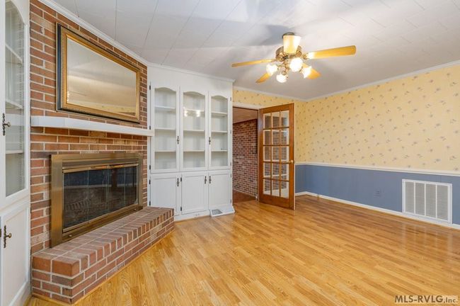 Living or Dining Room | Image 8