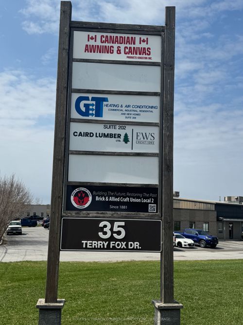 201-35 Terry Fox Drive, Kingston, ON, K7M8N4 | Card Image