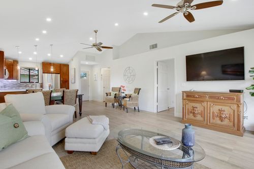 533 Club Dr, Palm Beach Gardens, FL, 33418-7080 | Card Image