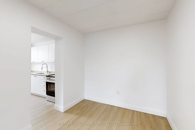 2 - 2424 New St, Condo with 2 bedrooms, 1 bathrooms and 1 parking in Burlington ON | Image 7