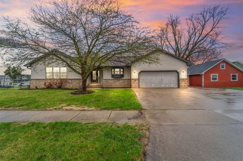 121 K Ave, Nevada, IA, 50201-1818 | Card Image